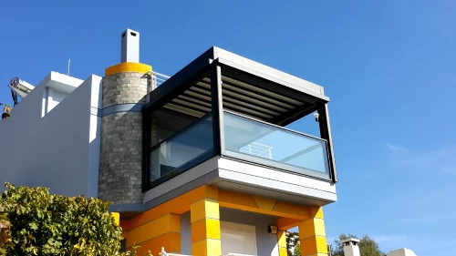 Pergosystem room με πτυσσόμενα κρύσταλλα